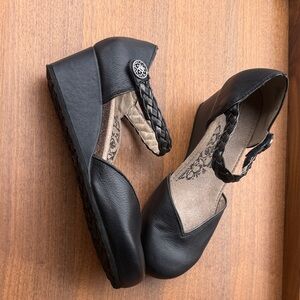 Aetrex Comfort Black Women's Braided Strap Heels with Arch Support